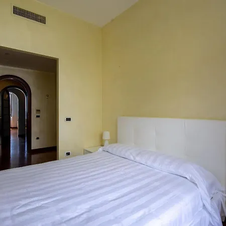 Beautiful In With Balcony Appartement