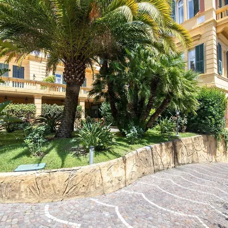 Beautiful In With Balcony Appartement